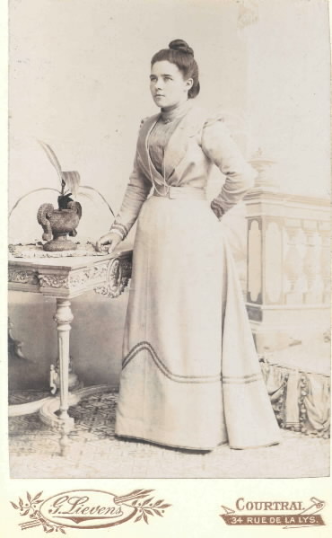 0025Marie1898.jpg
